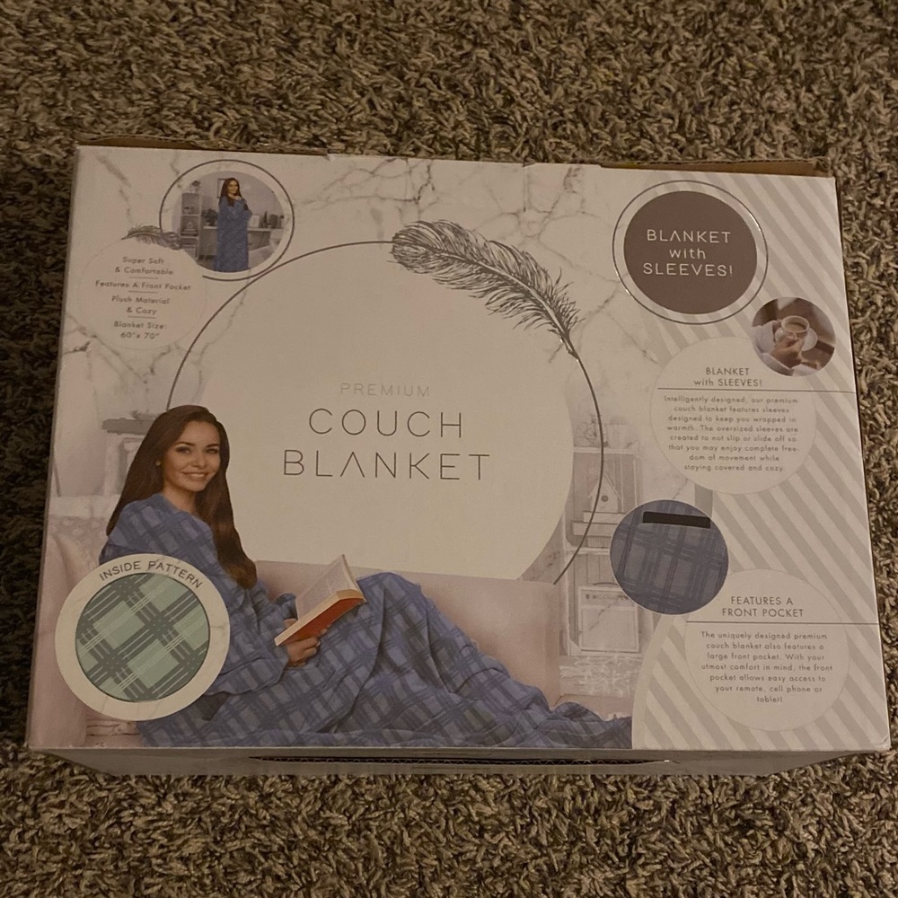 Brand new couch blanket